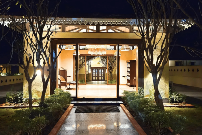 meru vann lodge kanha